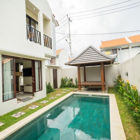 Little Nuts Villas Jimbaran  Exterior photo